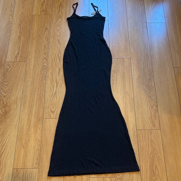 SKIMS Soft Lounge Long Slip - Picture 2 of 3